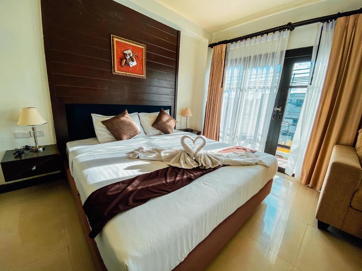 Enjoy'S Beach House & Cafe' Ban Karon Exteriér fotografie