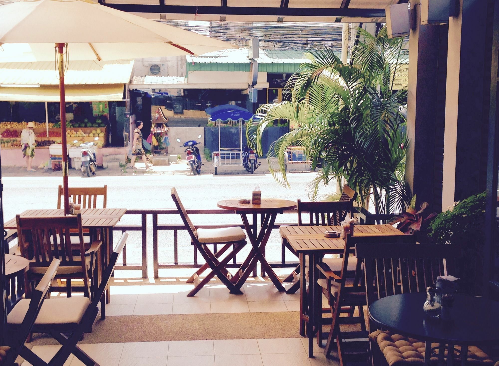 Enjoy'S Beach House & Cafe' Ban Karon Exteriér fotografie