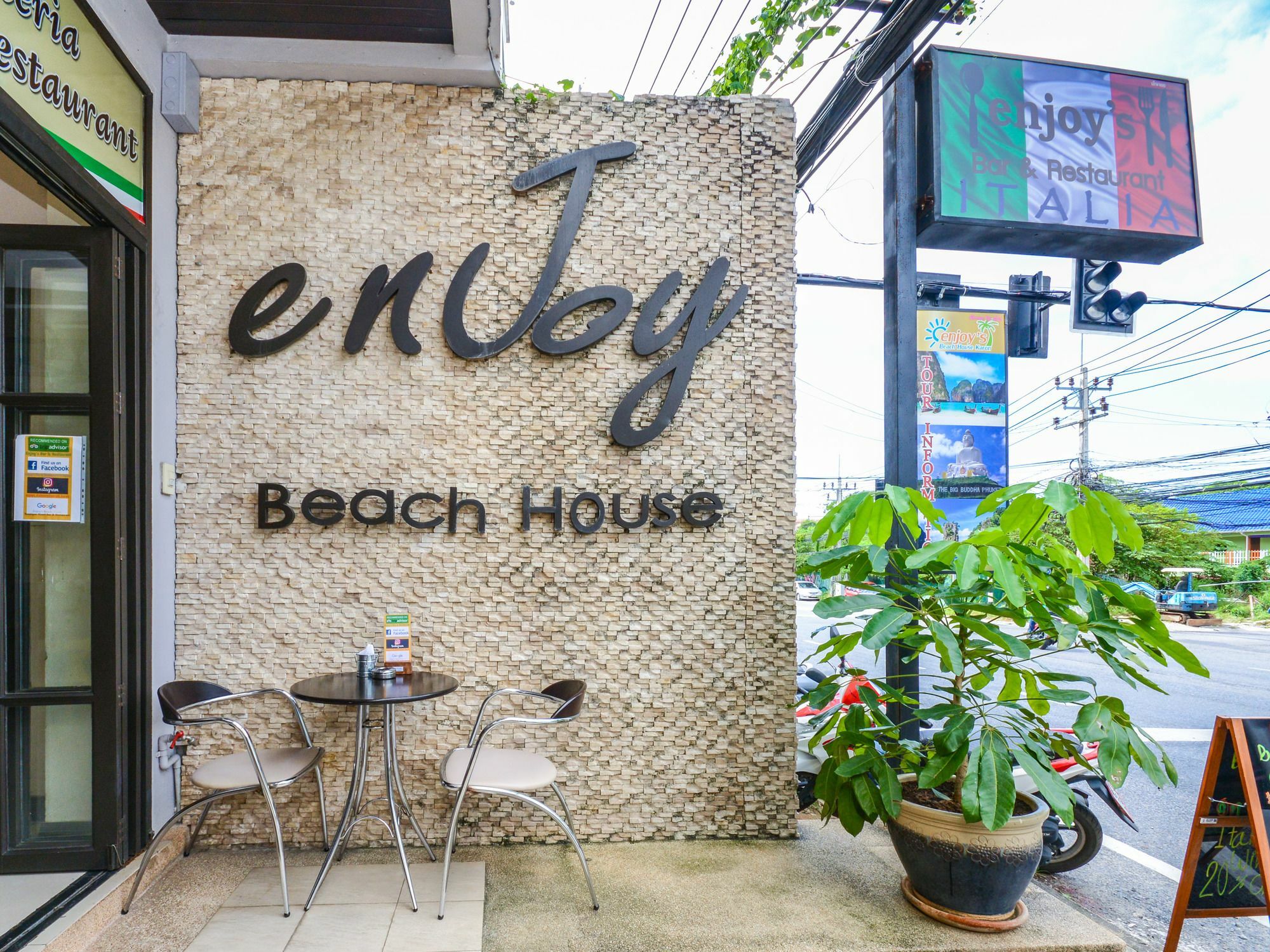 Enjoy'S Beach House & Cafe' Ban Karon Exteriér fotografie