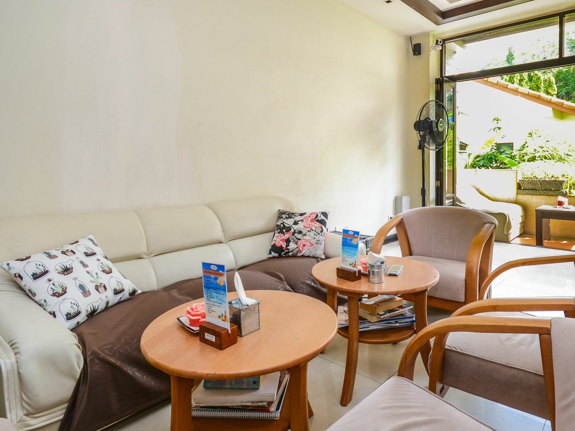 Enjoy'S Beach House & Cafe' Ban Karon Exteriér fotografie