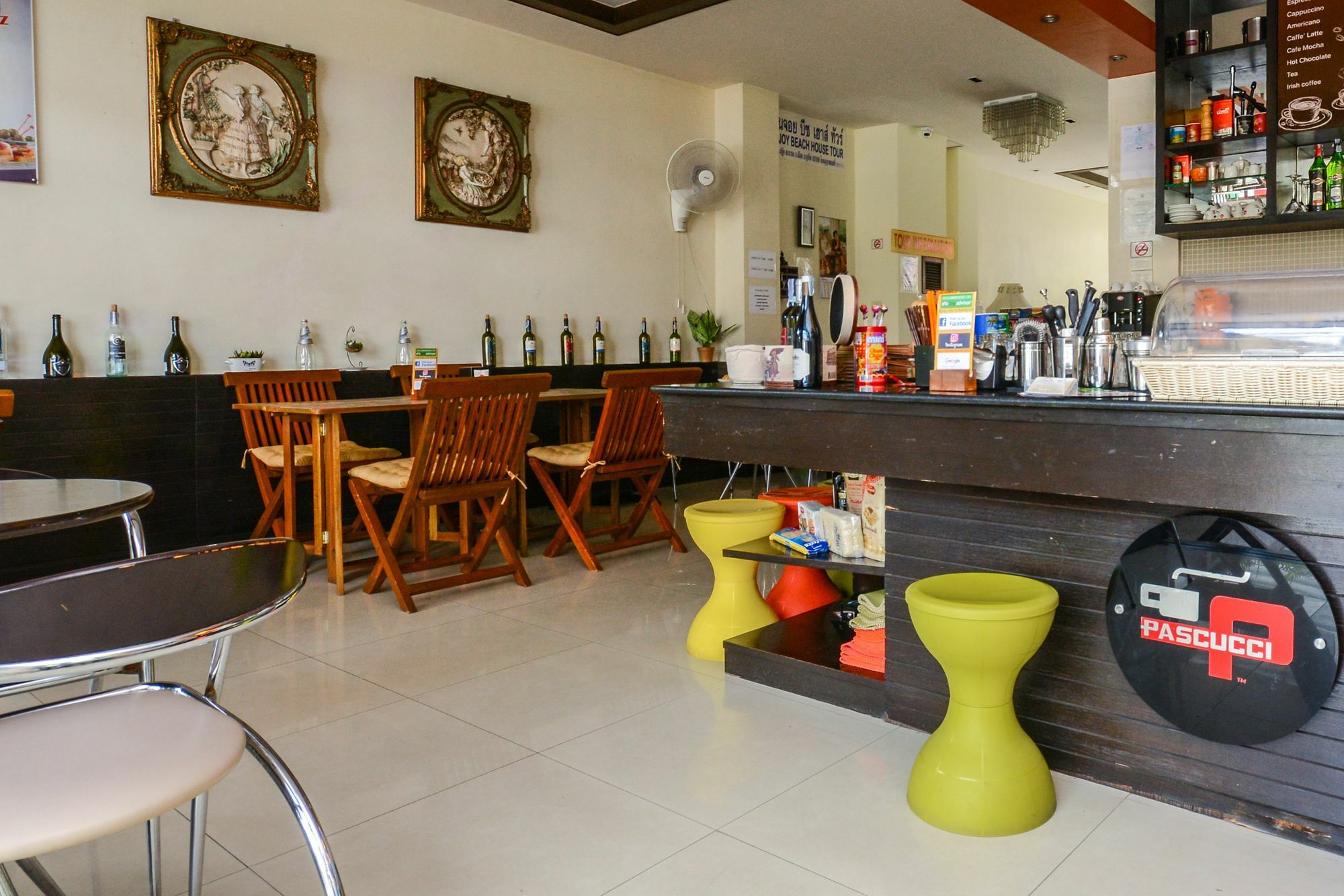 Enjoy'S Beach House & Cafe' Ban Karon Exteriér fotografie