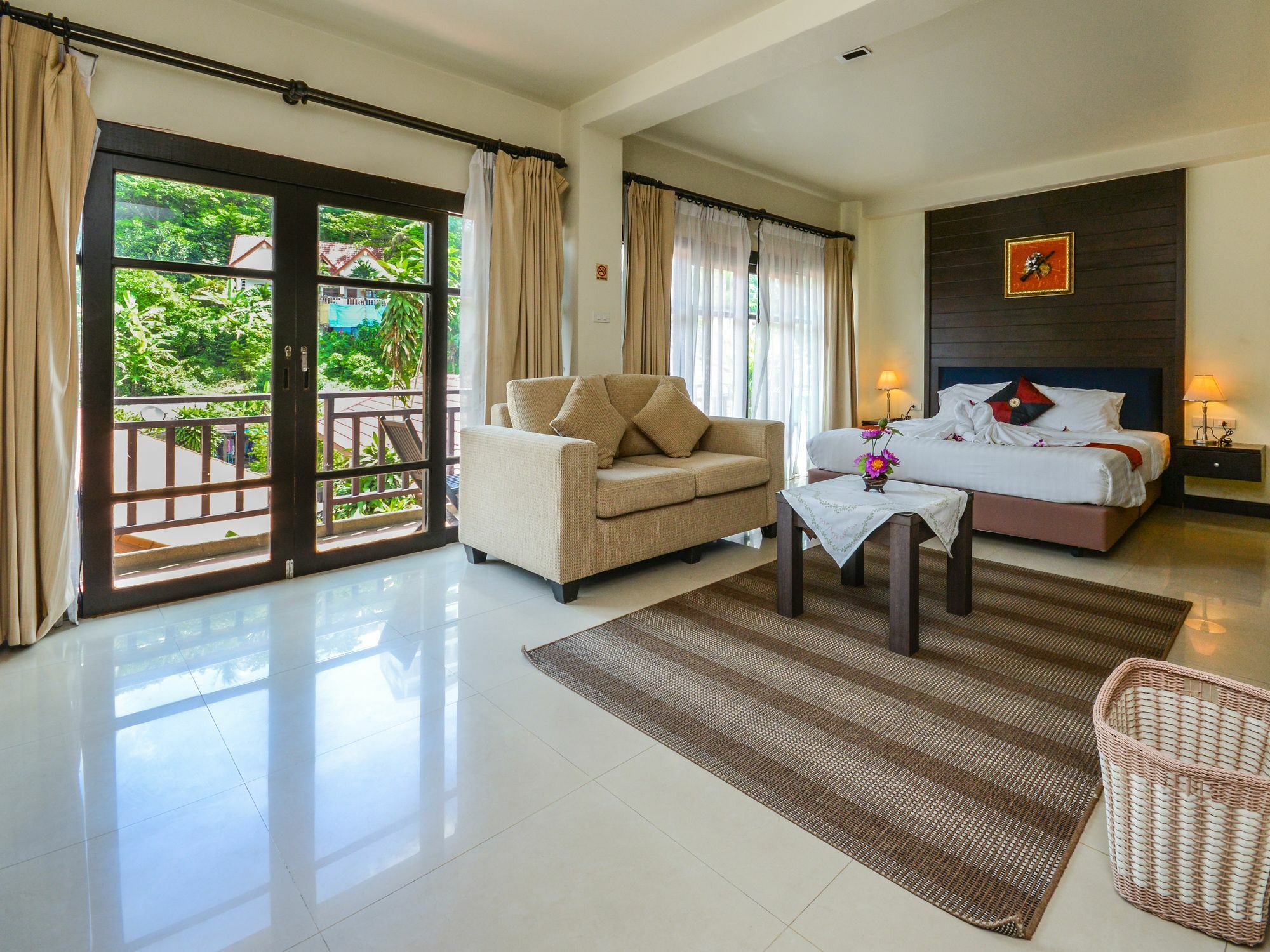 Enjoy'S Beach House & Cafe' Ban Karon Exteriér fotografie