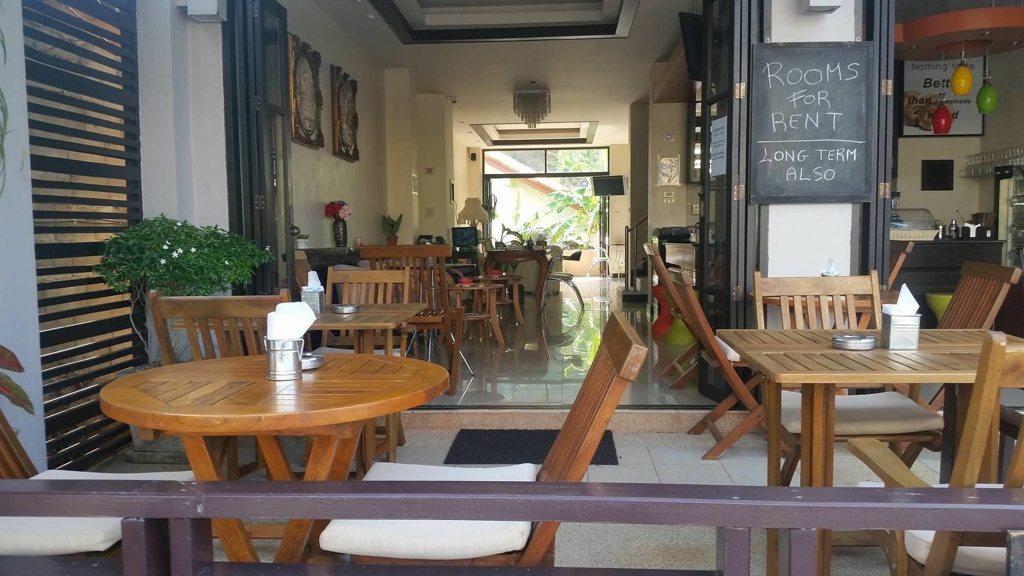 Enjoy'S Beach House & Cafe' Ban Karon Exteriér fotografie